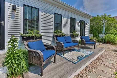 600 Commercial St #1, Provincetown, MA 02657