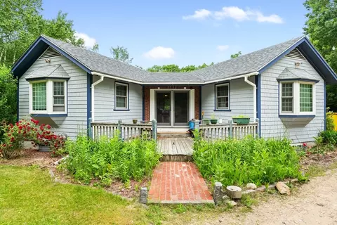 360 Adams Dr, Athol, MA 01331