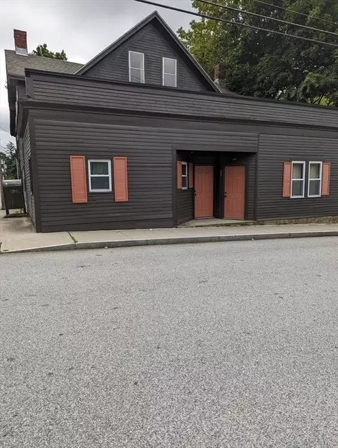 22 Negus St, Webster, MA 01570 photo 2