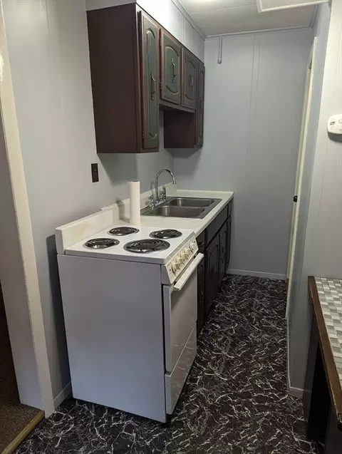 22 Negus St, Webster, MA 01570 photo 4