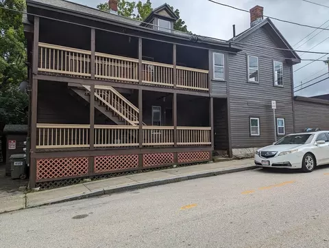 22 Negus St, Webster, MA 01570