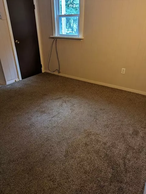 22 Negus St, Webster, MA 01570 photo 8