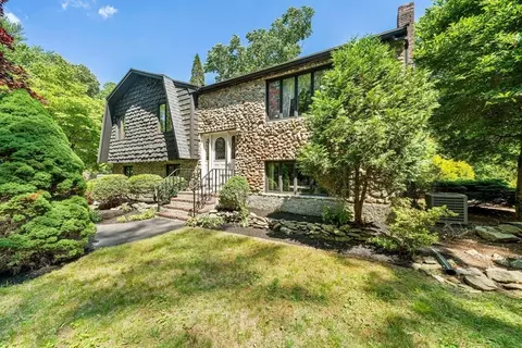 161 Adams Cir, Hanson, MA 02341