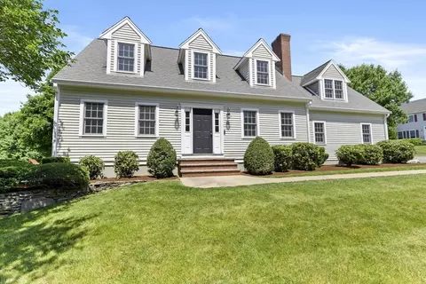 25 Culloden Dr, Canton, MA 02021