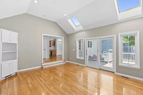 Living - 25 Culloden Dr, Canton, MA 02021 photo 3 of 6