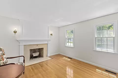 Living - 25 Culloden Dr, Canton, MA 02021 photo 5 of 6