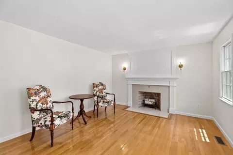 Living - 25 Culloden Dr, Canton, MA 02021 photo 4 of 6