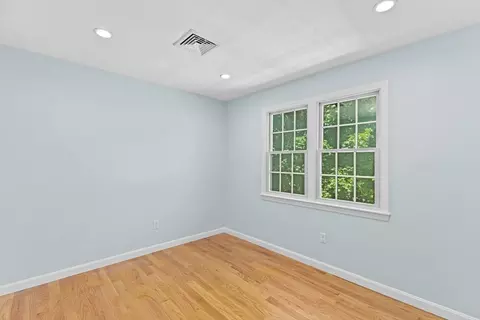 Bedroom - 25 Culloden Dr, Canton, MA 02021 photo 5 of 7