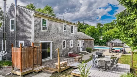 Exterior - 14 Willard St, Wareham, MA 02571 photo 2 of 6