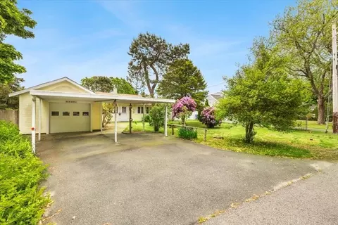 48 Canal View Rd, Bourne, MA 02532