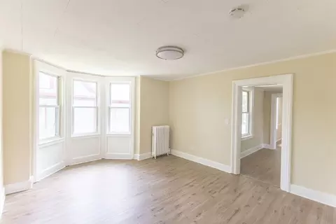 Living - 80 Florida St, Springfield, MA 01109 photo 7 of 10