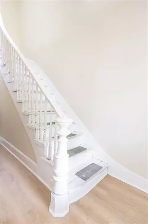 Entry Way - 80 Florida St, Springfield, MA 01109 photo 1 of 3