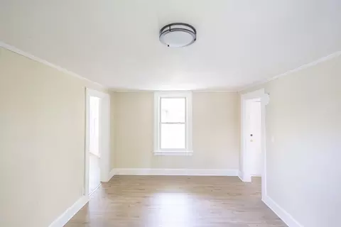 Living - 80 Florida St, Springfield, MA 01109 photo 10 of 10