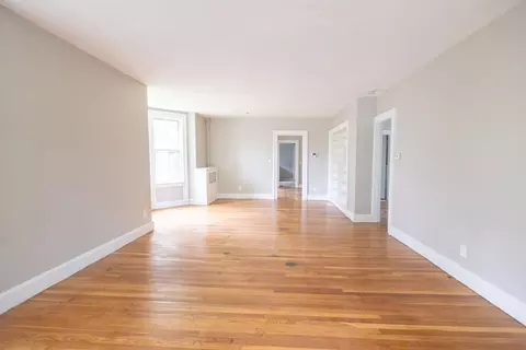 Living - 80 Florida St, Springfield, MA 01109 photo 1 of 10