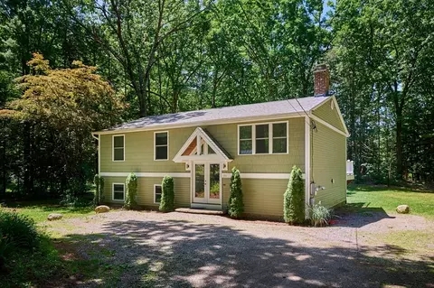 351 Henry St, Amherst, MA 01002