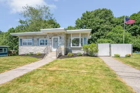 88 Thissell Ave, Dracut, MA 01826