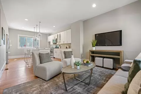 663 E 5th # A, Boston, MA 02127