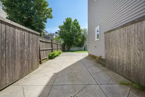 Exterior - 663 E 5th # A, Boston, MA 02127 photo 4 of 4