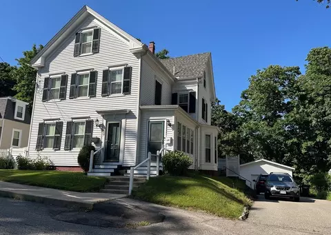 14 Arlington St #2, Amesbury, MA 01913