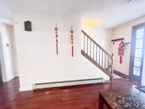 68 Maple St, Melrose, MA 02176 photo 5
