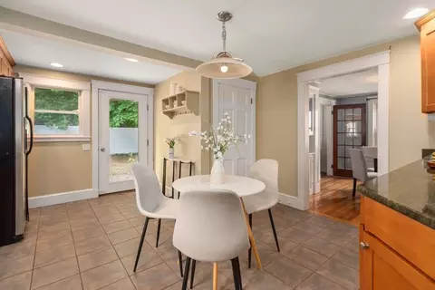 16 Temple St, Reading, MA 01867 photo 10