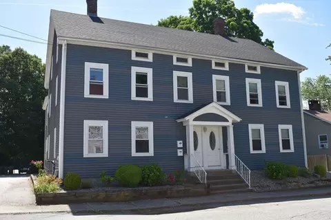 10 High St #10, Whitinsville, MA 01588