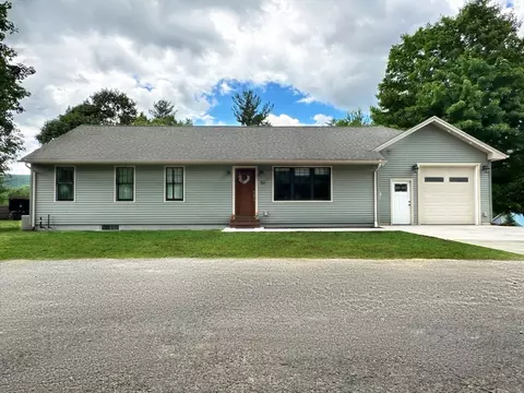 54 Fairview Ave, Russell, MA 01071