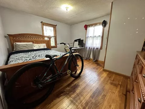 Bedroom - 87 Mayfield St, Springfield, MA 01108 photo 2 of 4