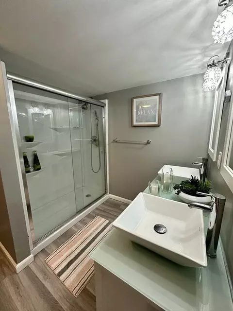 Bath - 87 Mayfield St, Springfield, MA 01108 photo 3 of 3