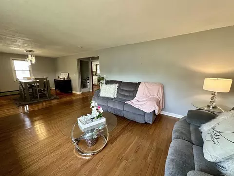 Living - 87 Mayfield St, Springfield, MA 01108 photo 2 of 4