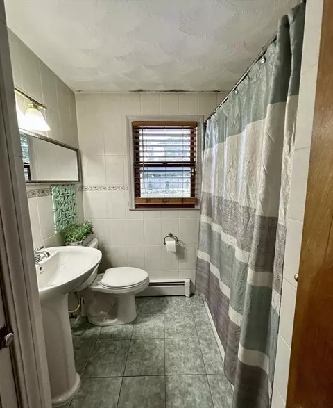Bath - 87 Mayfield St, Springfield, MA 01108 photo 1 of 3