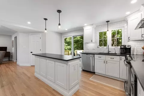 138 Lacy St, North Andover, MA 01845