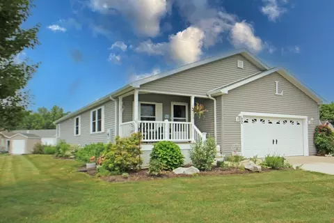 27 Modena Cir, Westfield, MA 01085