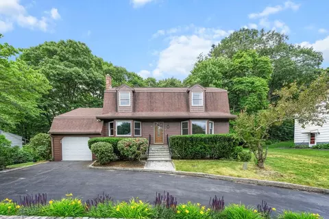 91 Queen Anne Way, Stoughton, MA 02072