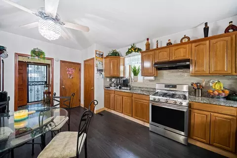 12 Harvard St, Everett, MA 02149 photo 4