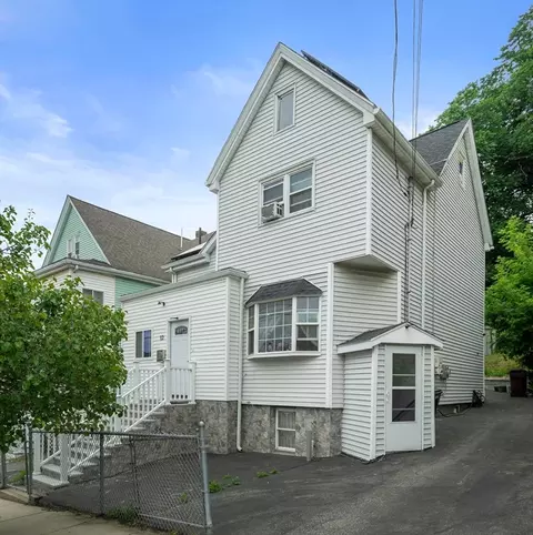 12 Harvard St, Everett, MA 02149