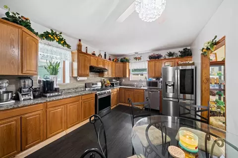 12 Harvard St, Everett, MA 02149 photo 3