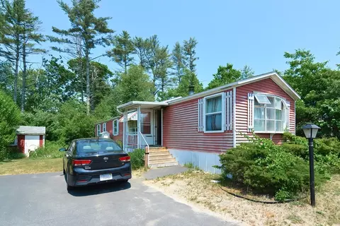 3 Roosevelt Rdg, Carver, MA 02330