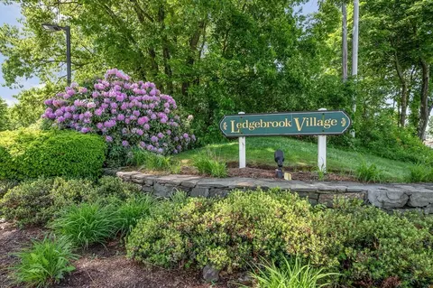 369 Aiken Ave #17, Lowell, MA 01850