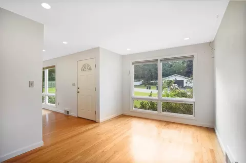 6 Ellendale Cir, Springfield, MA 01128 photo 13