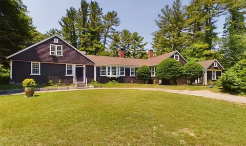 158 River St, Halifax, MA 02338