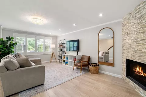 149 Bolivar St #C6, Canton, MA 02021