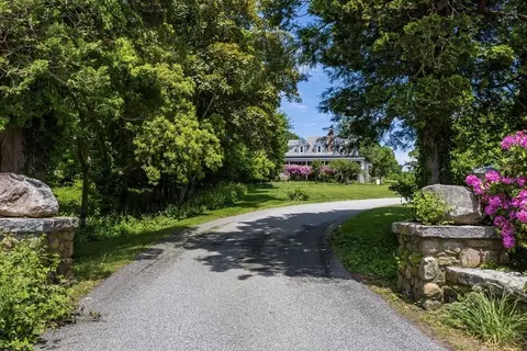 165 Woods Hole Rd, Falmouth, MA 02540