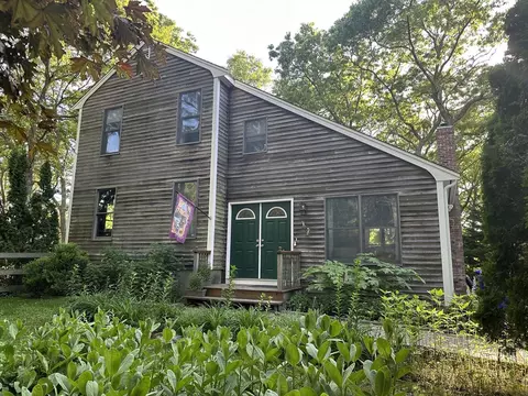 104 Waterhouse Rd, Bourne, MA 02532