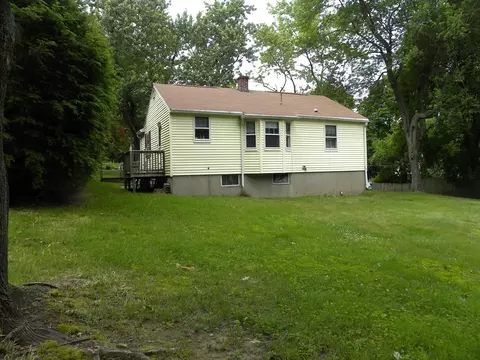 Exterior - 7 Webster Rd, Ashland, MA 01721 photo 7 of 9
