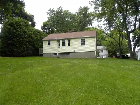 Exterior - 7 Webster Rd, Ashland, MA 01721 photo 4 of 9