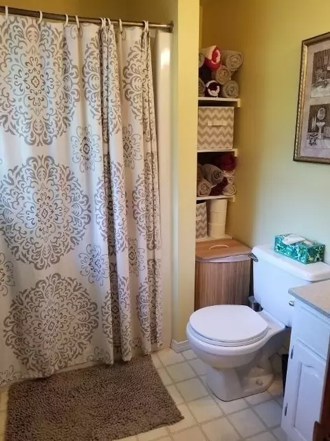 Bath - 291 Crouch Rd, Warren, MA 01083 photo 1 of 3
