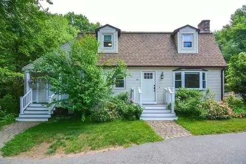 75 Miller St, Norfolk, MA 02056