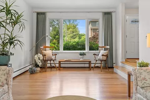 Living - 16 Sheldon Rd, Marblehead, MA 01945 photo 1 of 2