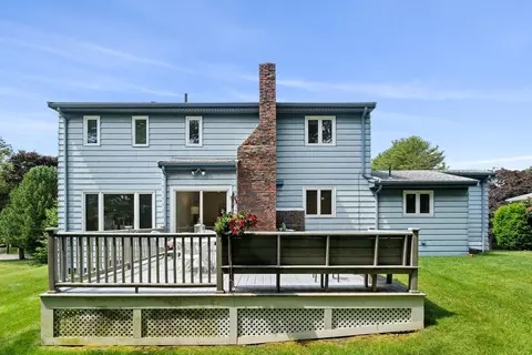 Exterior - 16 Sheldon Rd, Marblehead, MA 01945 photo 5 of 6